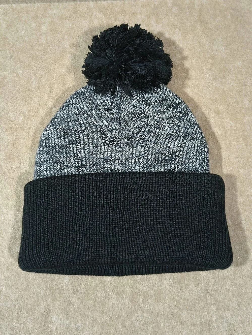 Nike Youth Big Kids Black & Gray Pom Knit Winter Beanie Hat -G